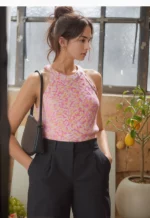 knit sleeveless pink top