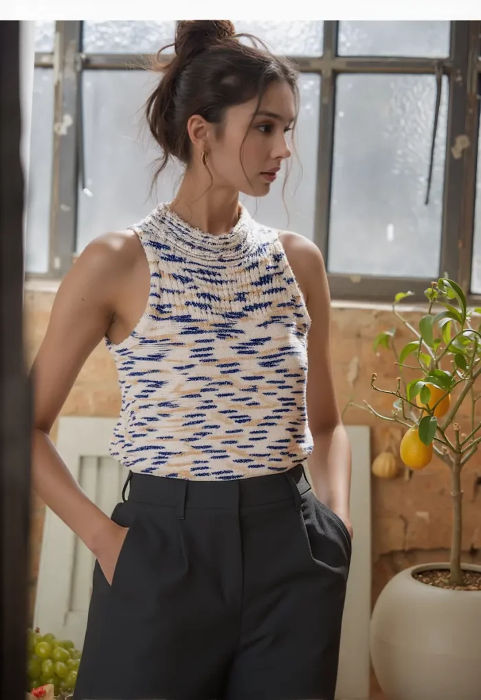 Mélange Round Neck Knit Sleeveless Top In White